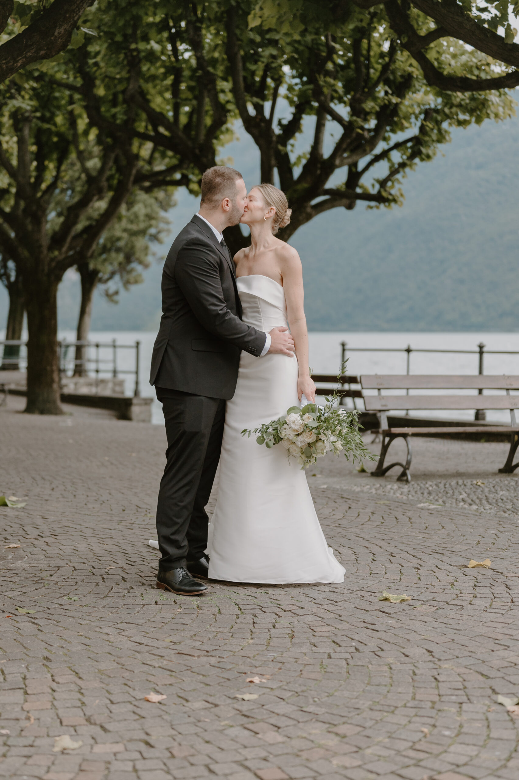 intimate wedding on Lake Como