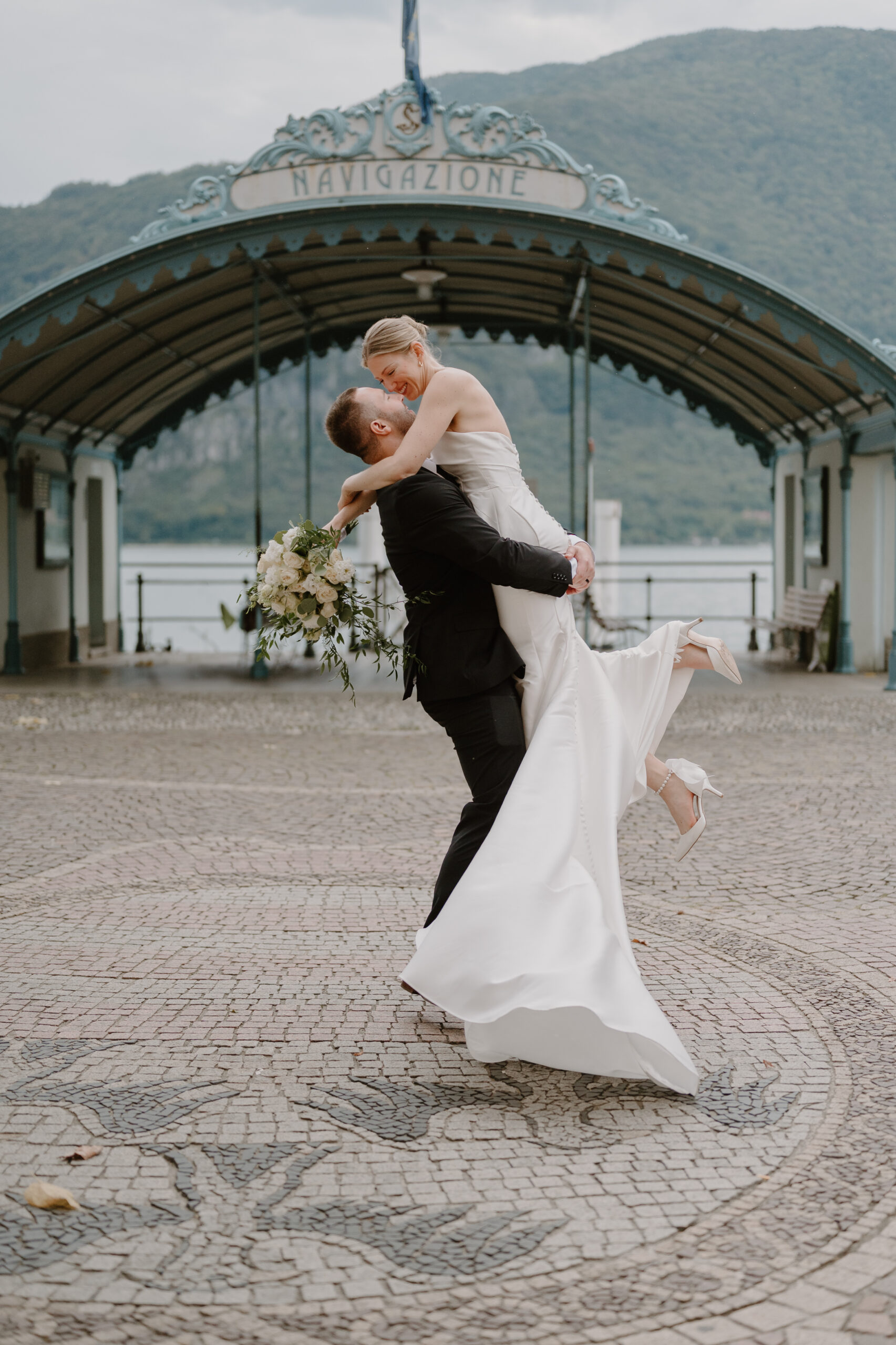 intimate wedding on Lake Como