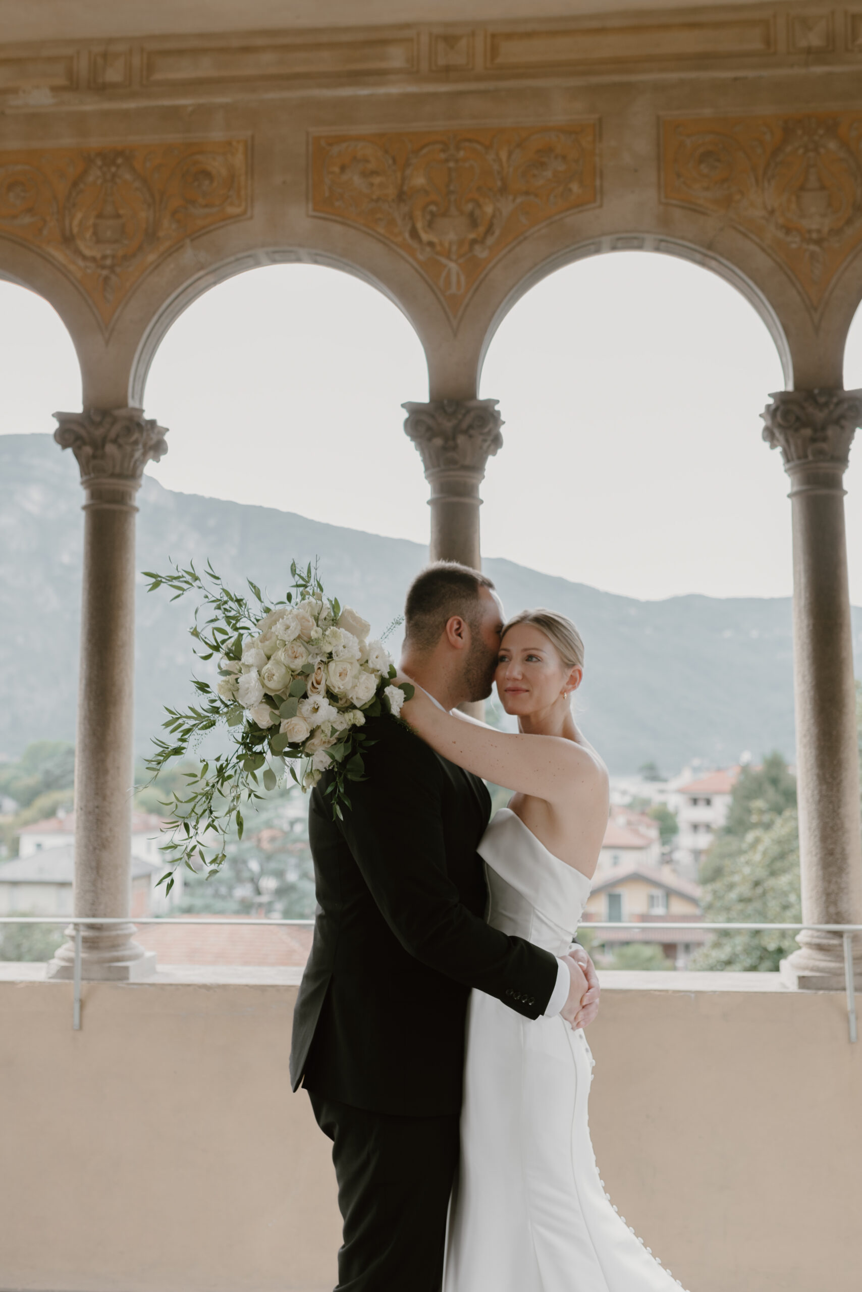 intimate wedding on Lake Como