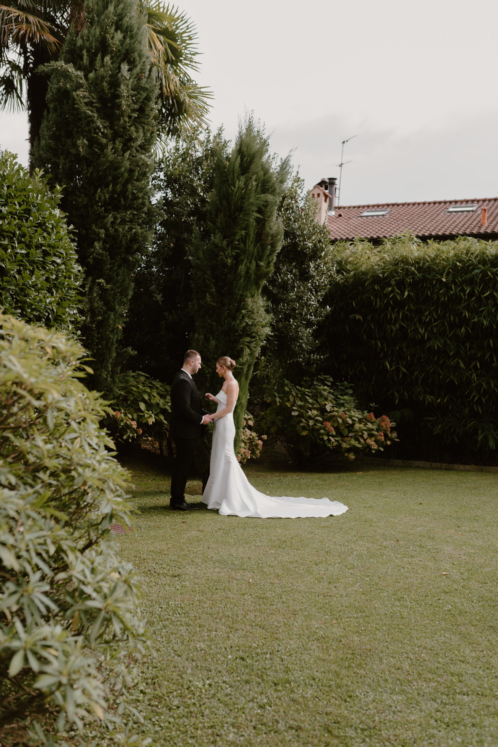 intimate wedding on Lake Como